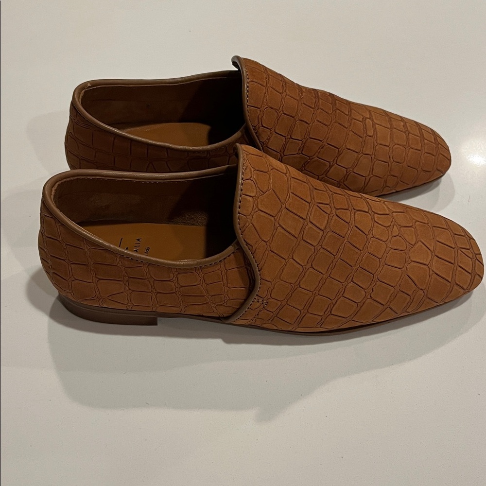 NWOT Aquatalia Women’s Croc-Embossed leather Loafers. Made in Italy. Size 5